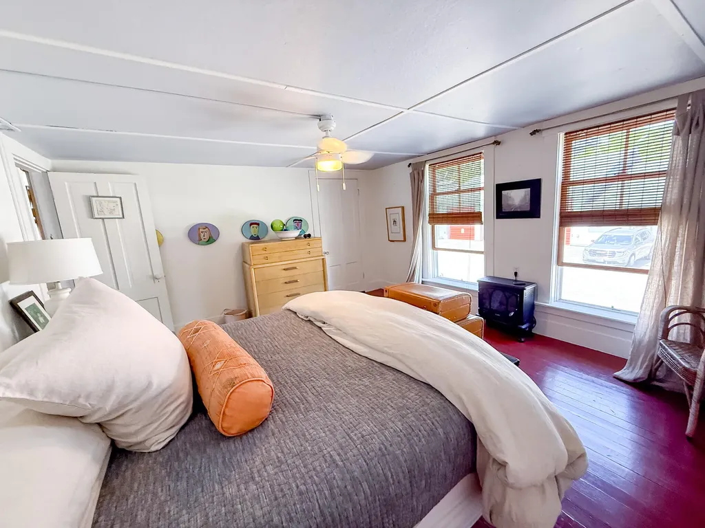 55 W Main Street Vinalhaven ME 04863