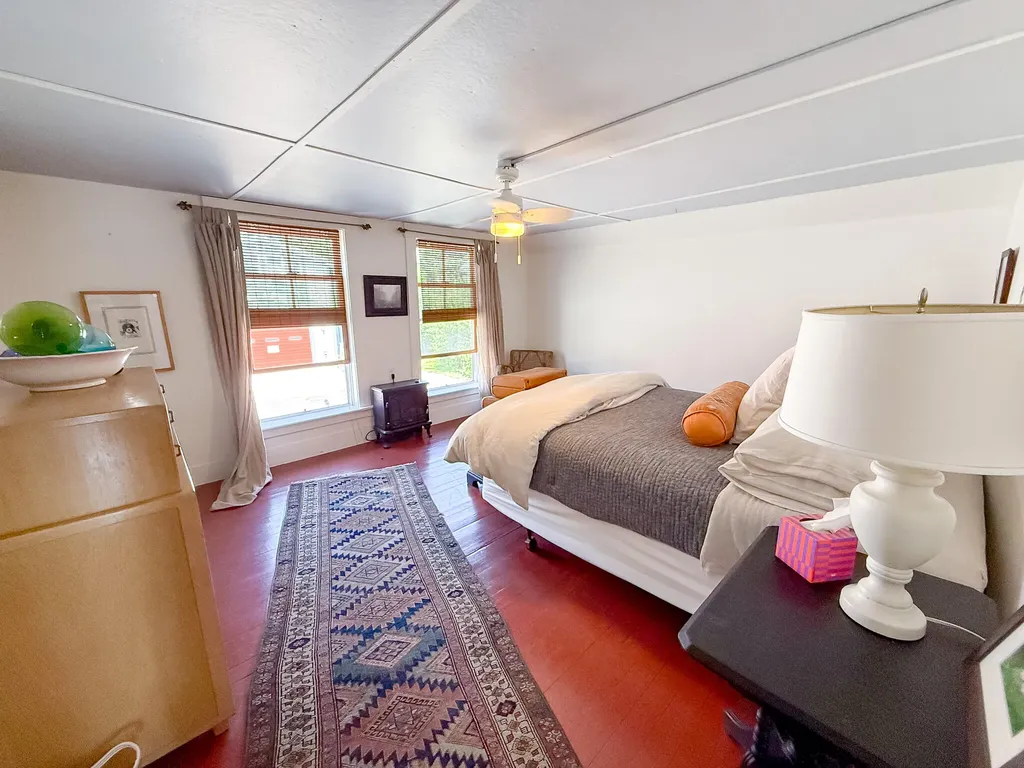 55 W Main Street Vinalhaven ME 04863