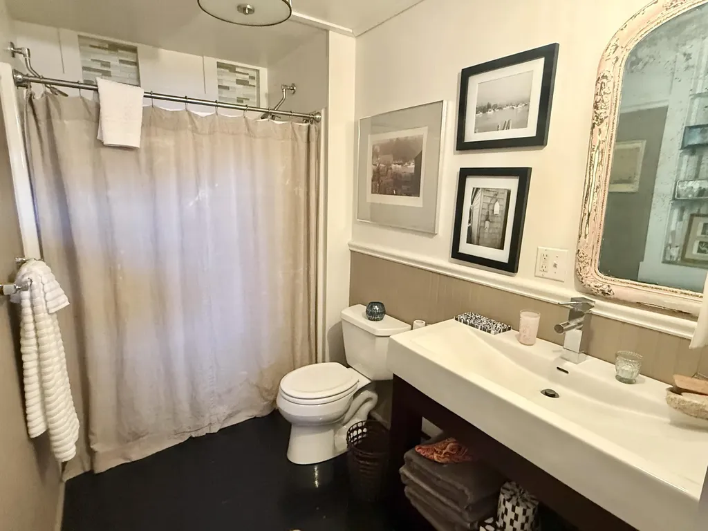 55 W Main Street Vinalhaven ME 04863