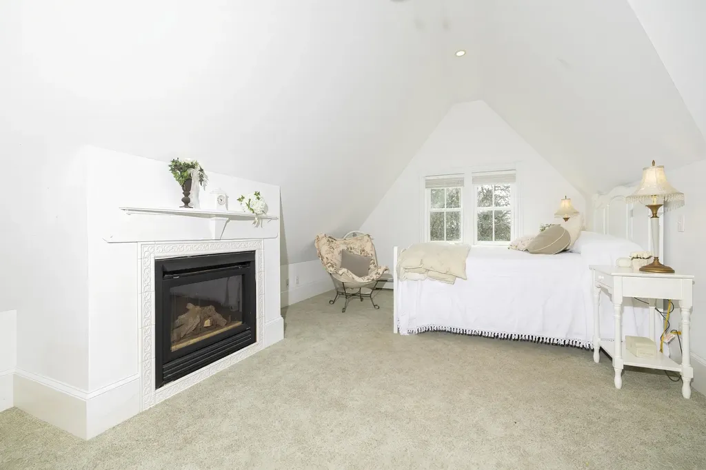 55 Ferry Road Swans Island ME 04685