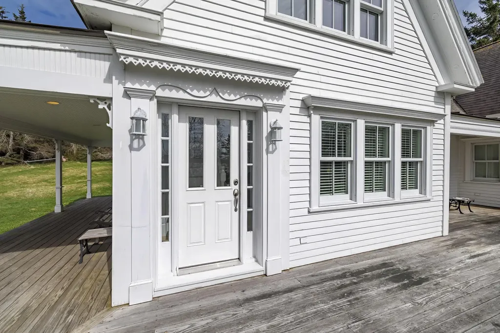 55 Ferry Road Swans Island ME 04685