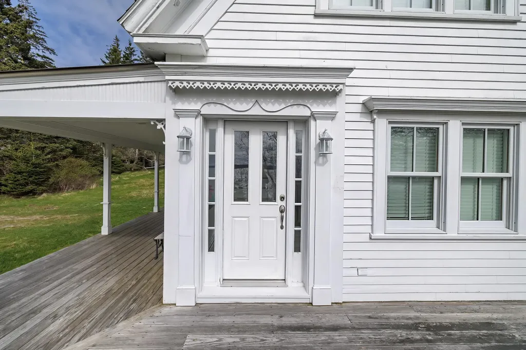 55 Ferry Road Swans Island ME 04685