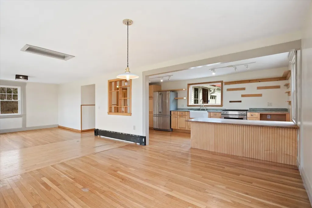 11 Woodbury Way Verona Island ME 04416