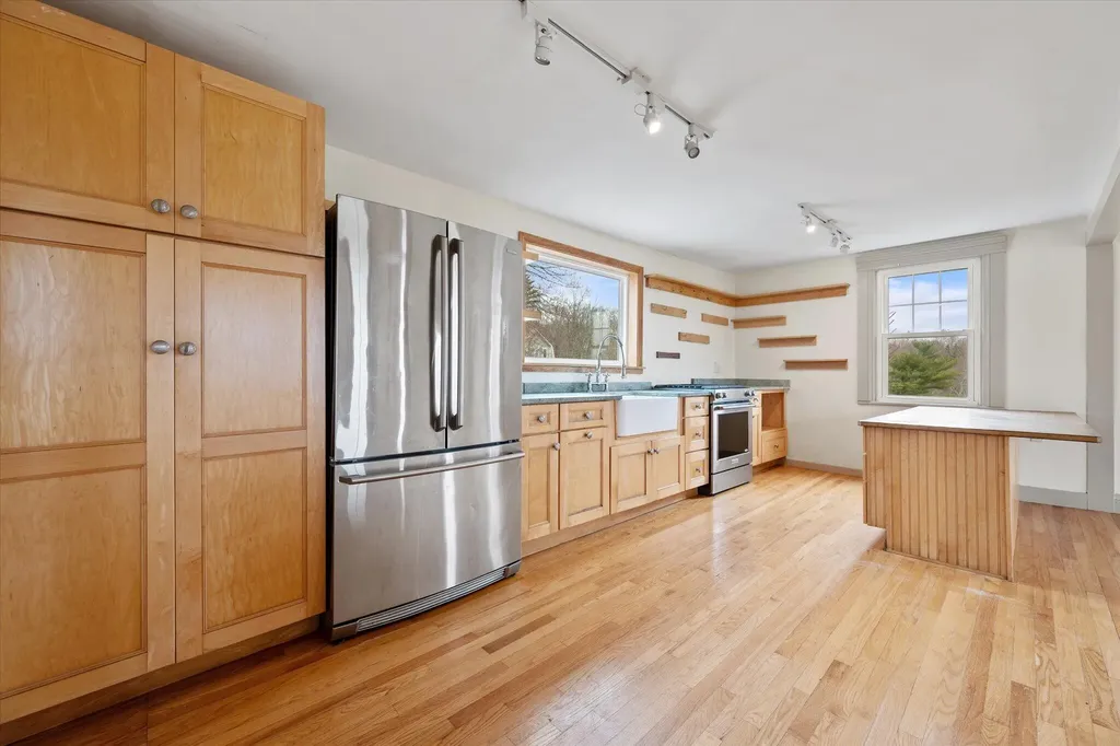 11 Woodbury Way Verona Island ME 04416