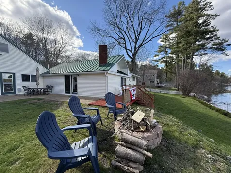 77 Meadow Road Raymond ME 04071