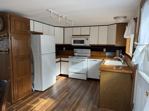 77 Meadow Road Raymond ME 04071