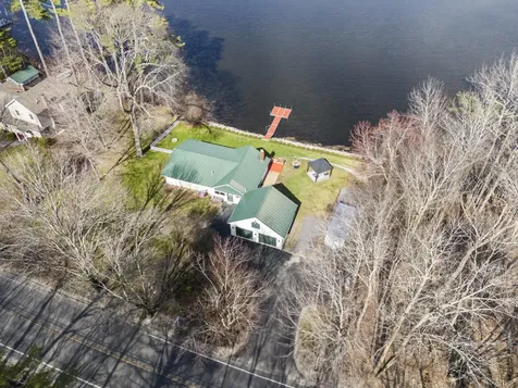 77 Meadow Road Raymond ME 04071