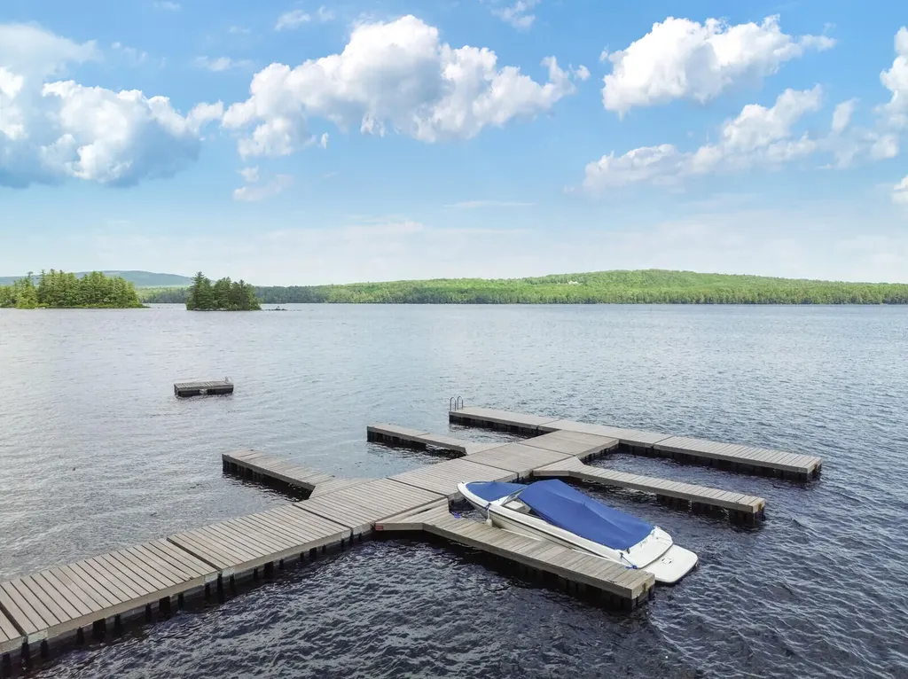 52 Main Road Chesterville ME 04938