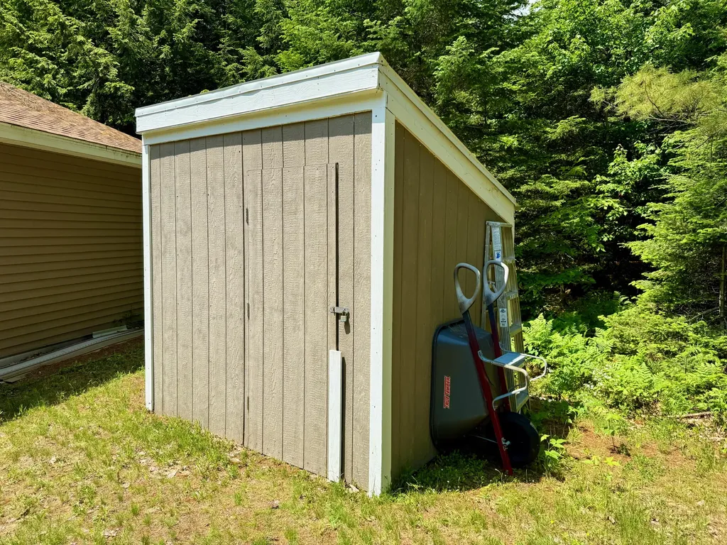 52 Main Road Chesterville ME 04938