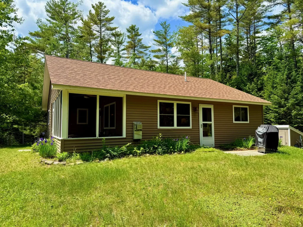 52 Main Road Chesterville ME 04938