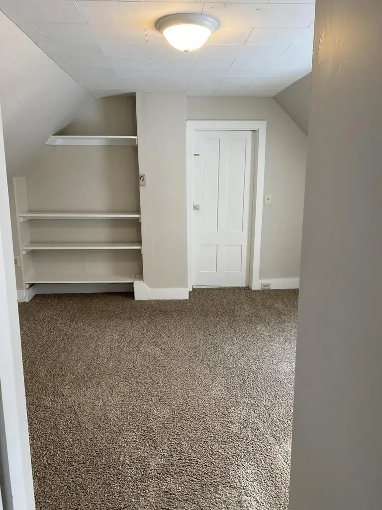 323 Broadway Rockland ME 04841