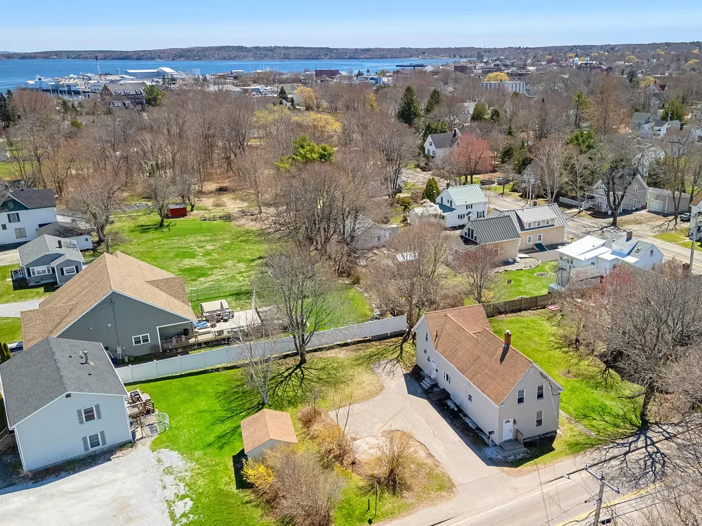 323 Broadway Rockland ME 04841