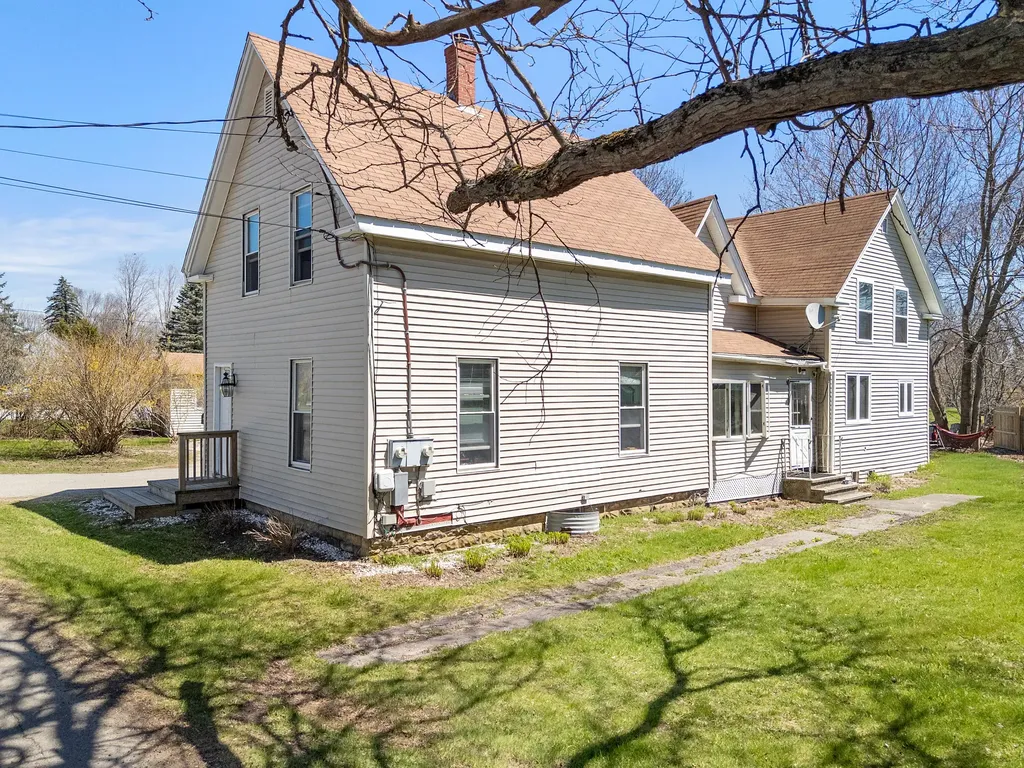 323 Broadway Rockland ME 04841