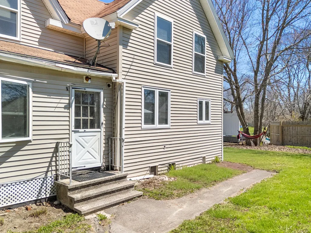 323 Broadway Rockland ME 04841