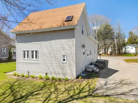 323 Broadway Rockland ME 04841