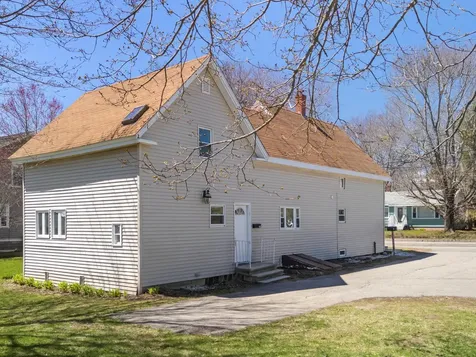 323 Broadway Rockland ME 04841