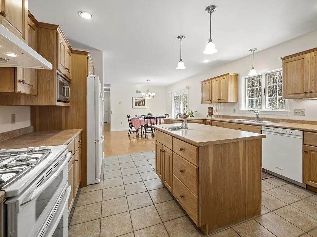 280 Pond Road Mount Vernon ME 04352