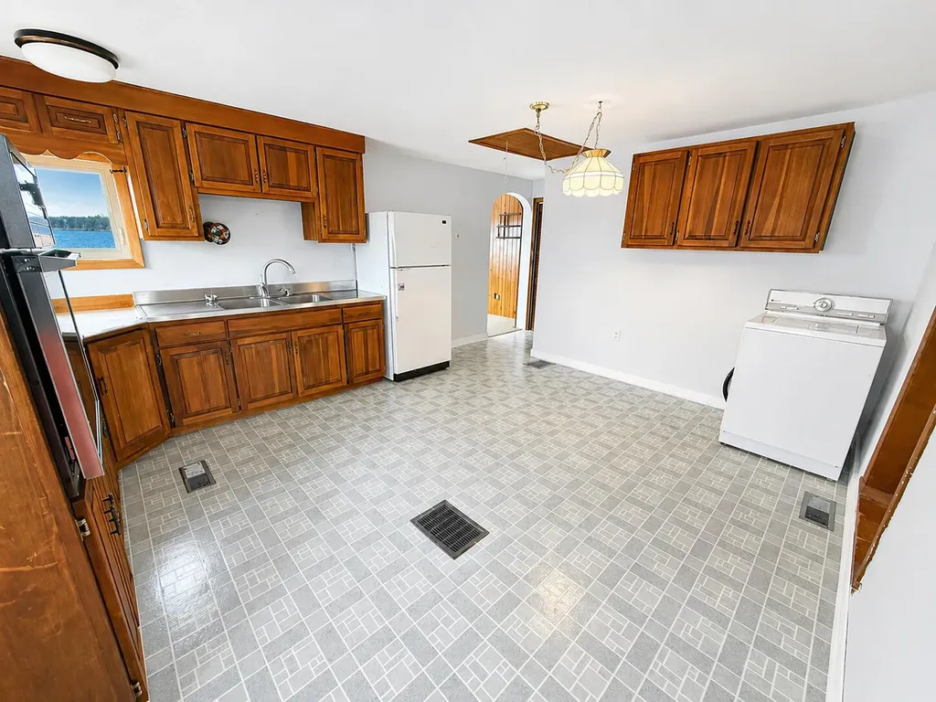 102 Sargent Street Winter Harbor ME 04693