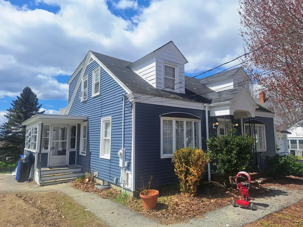 25 Eighth Street Auburn ME 04210