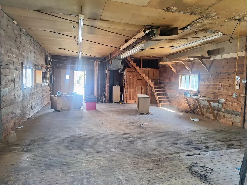 25 Eighth Street Auburn ME 04210