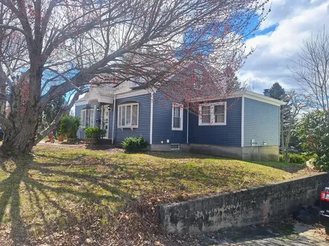 25 Eighth Street Auburn ME 04210