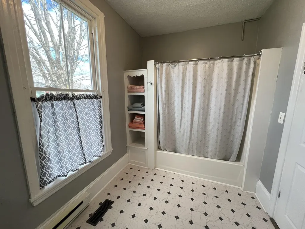 11&13 Lisle Street Rockland ME 04841