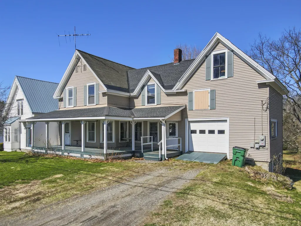 17 Grange Street Dover-foxcroft ME 04426