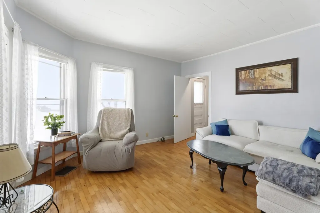 17 Grange Street Dover-foxcroft ME 04426