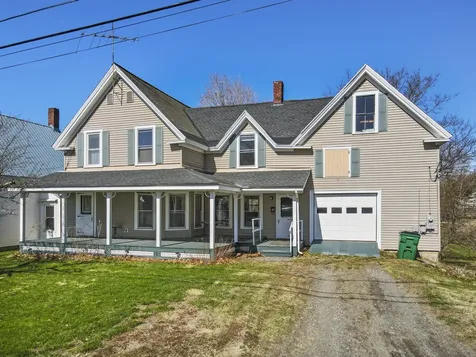 17 Grange Street Dover-foxcroft ME 04426
