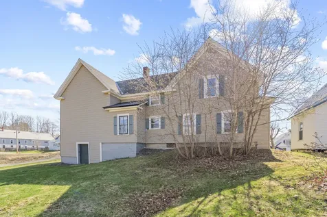 17 Grange Street Dover-foxcroft ME 04426