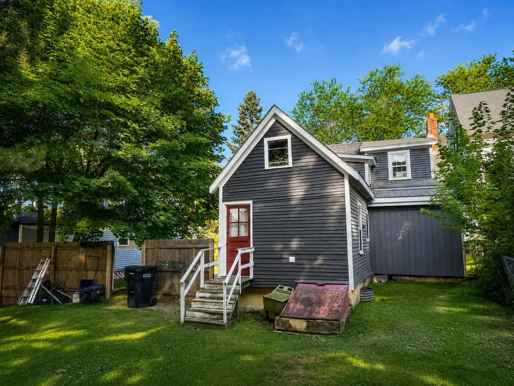 60 6th Street Bangor ME 04401