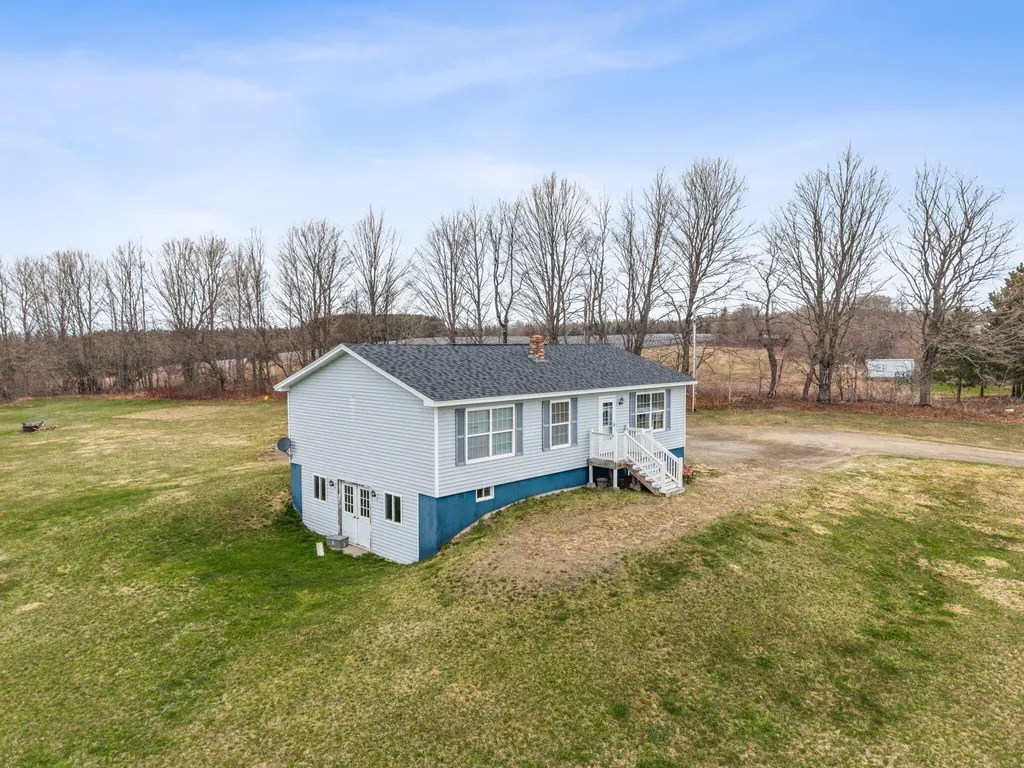 662 U.s. Highway 1 Monticello ME 04760