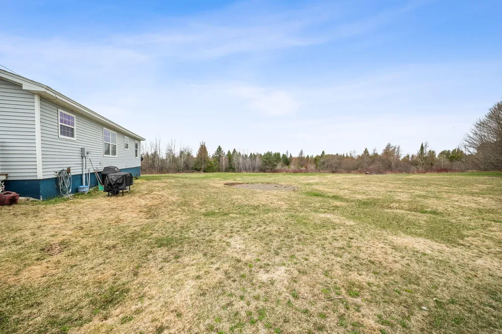 662 U.s. Highway 1 Monticello ME 04760