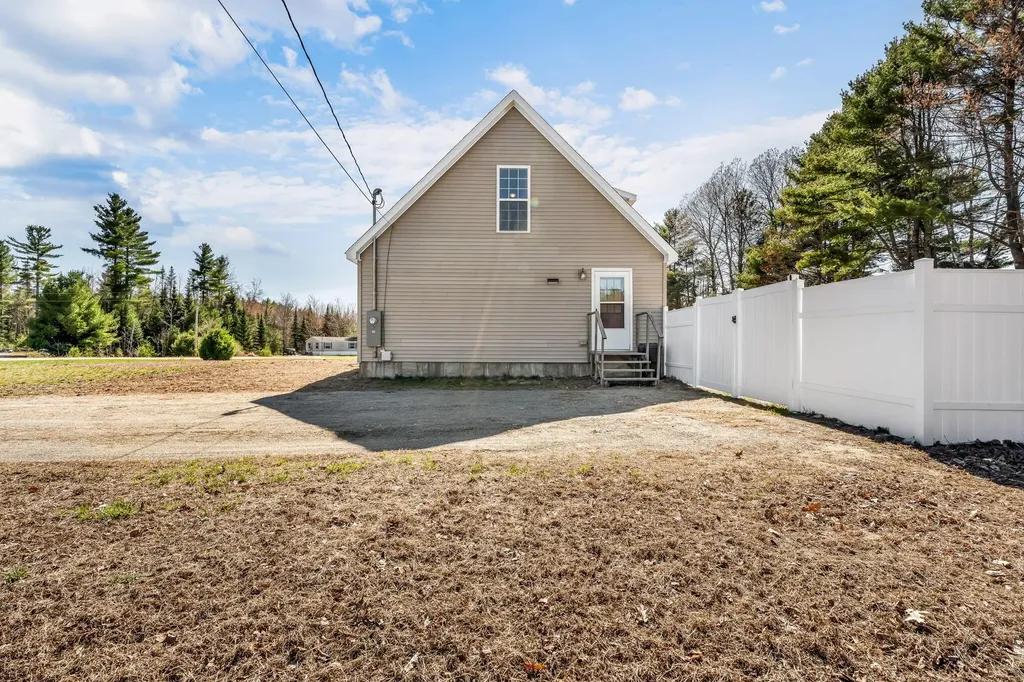 20 Stream Lane Canaan ME 04924