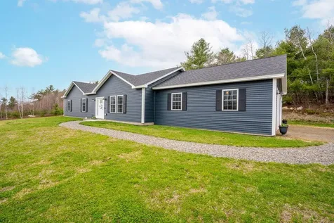 2 Howards Lane Windsor ME 04363
