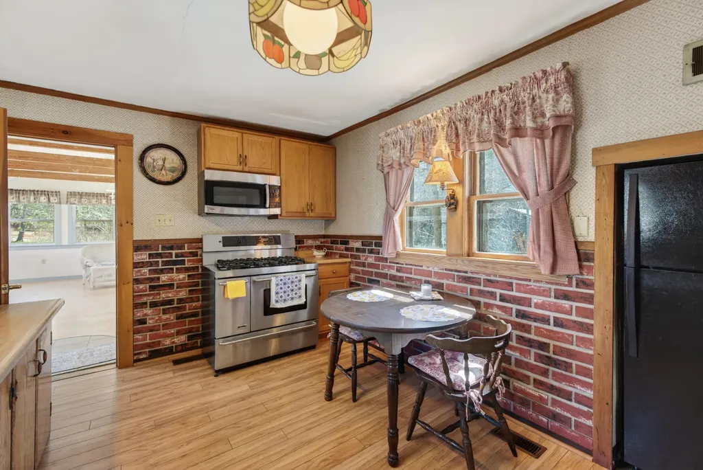 133 Gardiner Road Wiscasset ME 04578