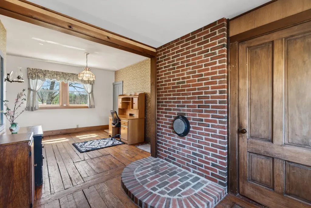 133 Gardiner Road Wiscasset ME 04578