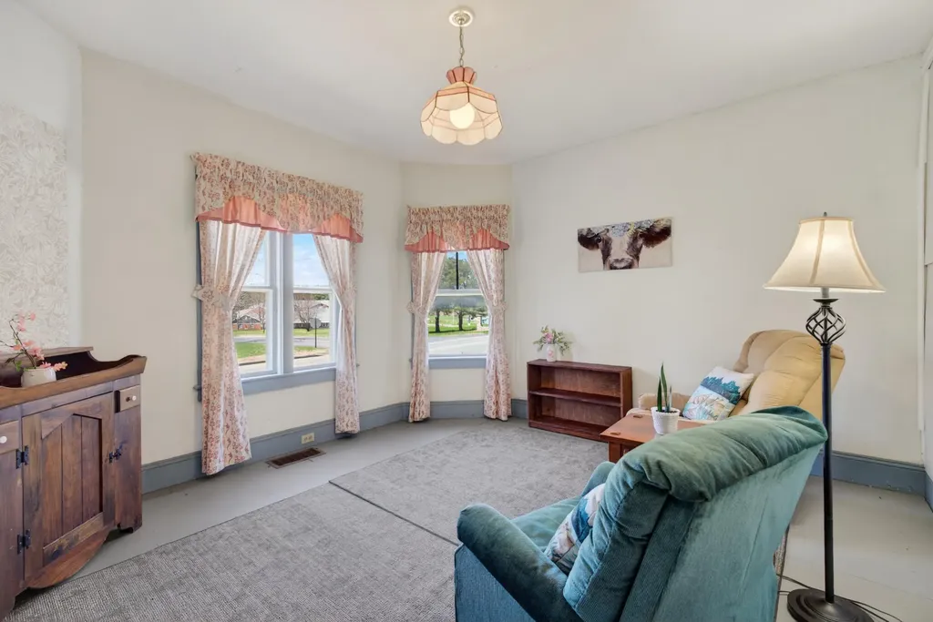 133 Gardiner Road Wiscasset ME 04578
