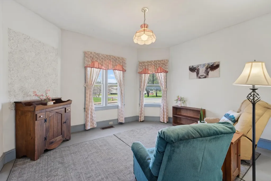 133 Gardiner Road Wiscasset ME 04578