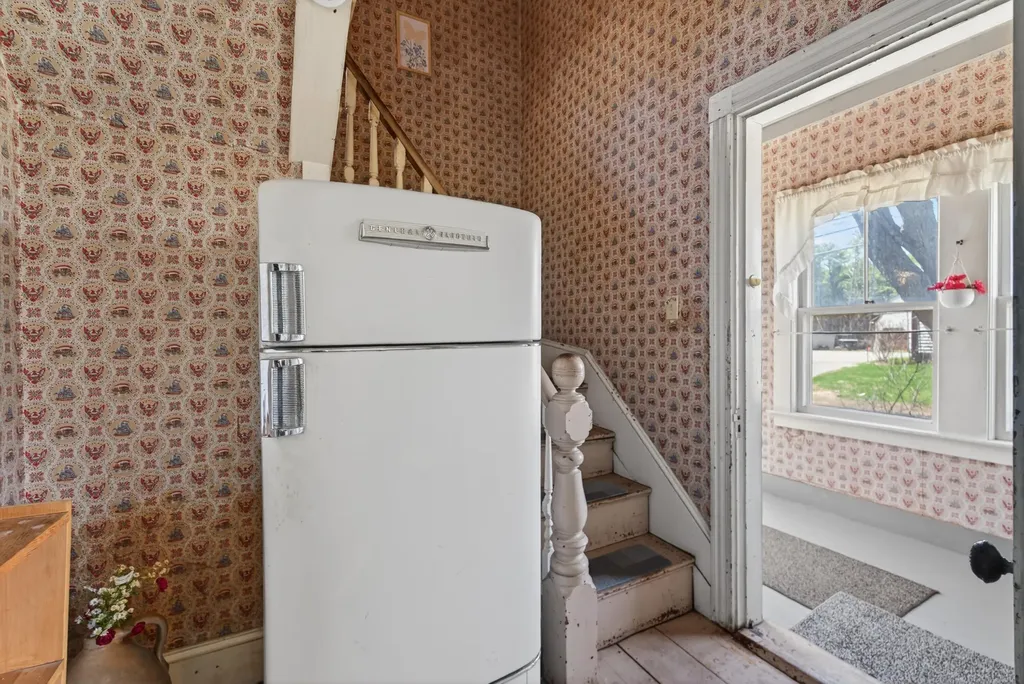 133 Gardiner Road Wiscasset ME 04578