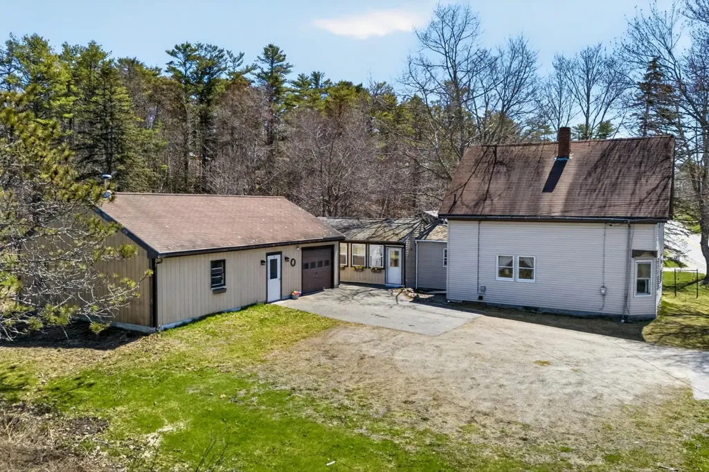 133 Gardiner Road Wiscasset ME 04578
