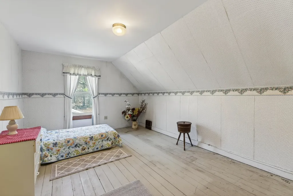 133 Gardiner Road Wiscasset ME 04578