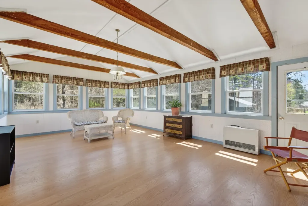 133 Gardiner Road Wiscasset ME 04578
