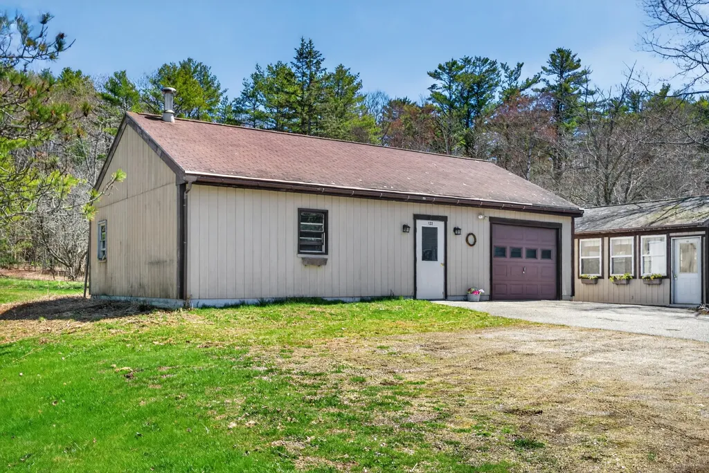 133 Gardiner Road Wiscasset ME 04578