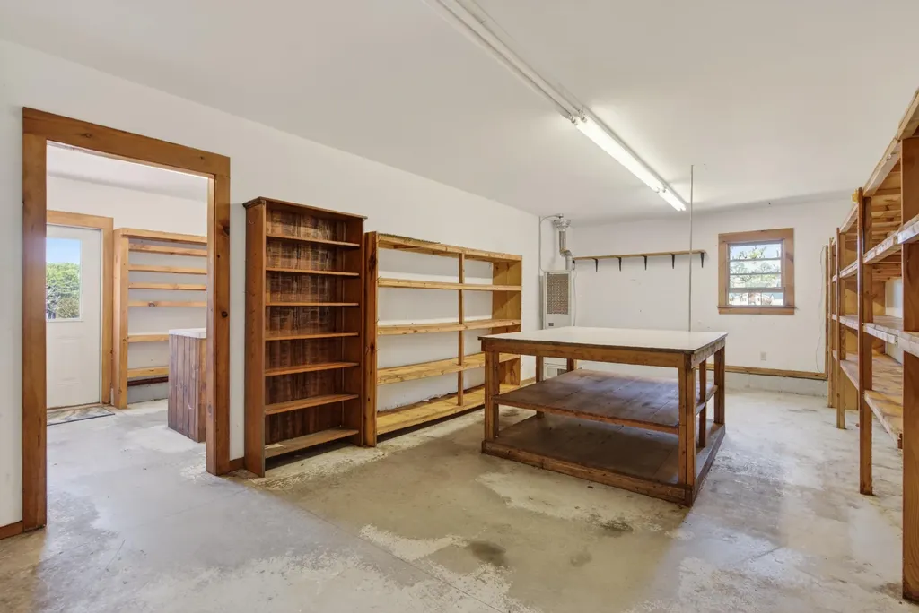 133 Gardiner Road Wiscasset ME 04578