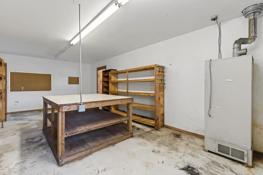 133 Gardiner Road Wiscasset ME 04578