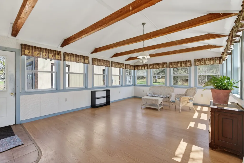 133 Gardiner Road Wiscasset ME 04578