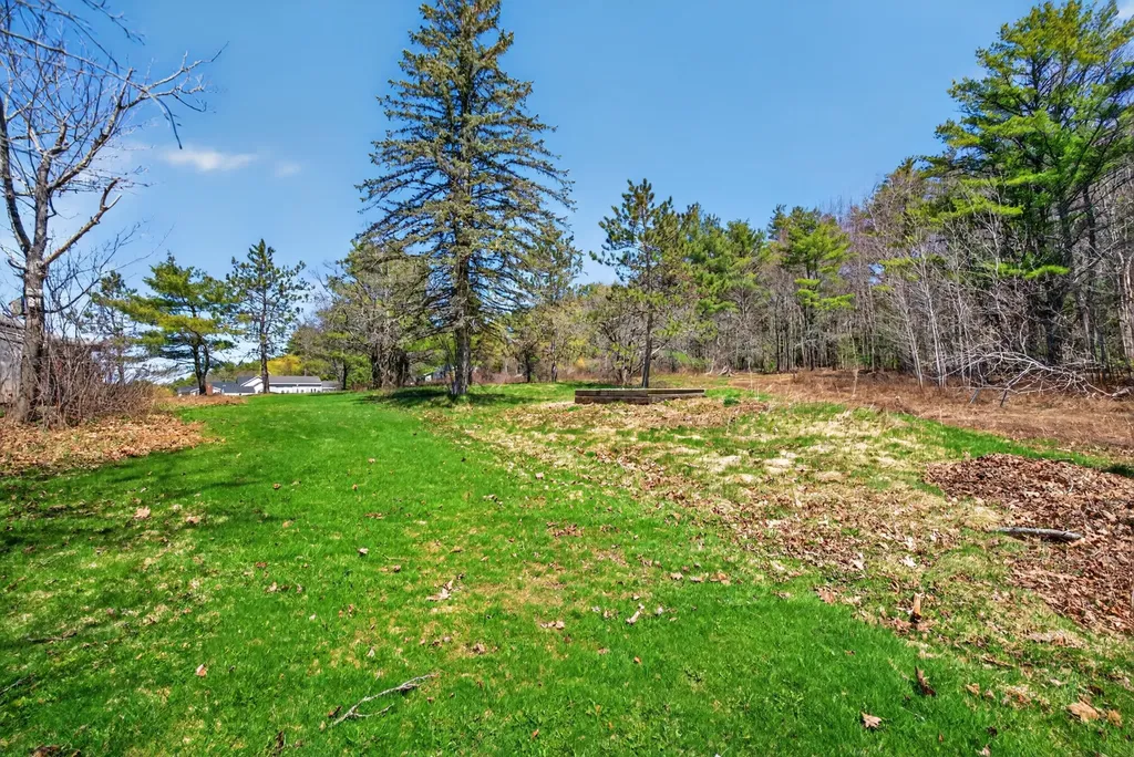 133 Gardiner Road Wiscasset ME 04578