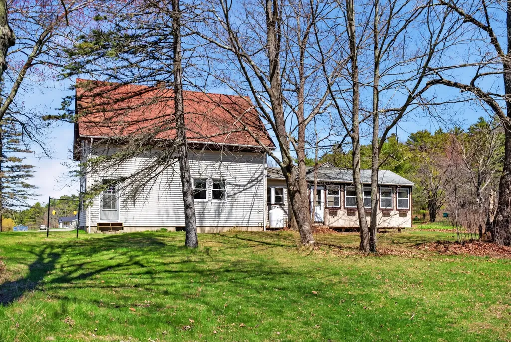 133 Gardiner Road Wiscasset ME 04578