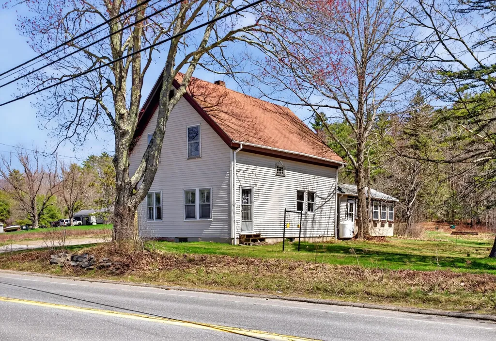 133 Gardiner Road Wiscasset ME 04578